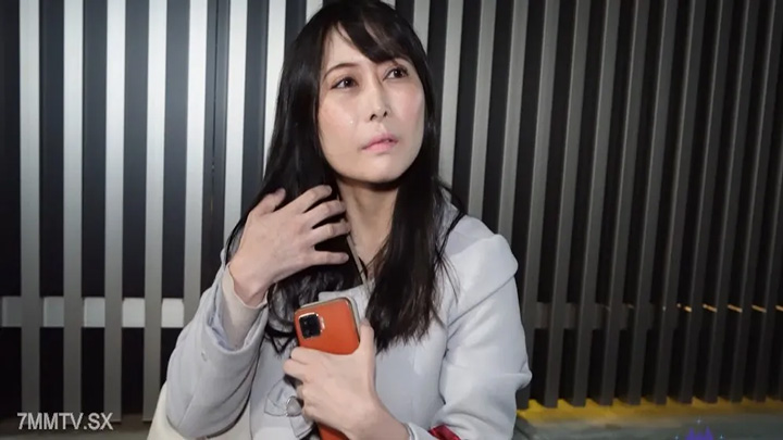 FC2-PPV-4671533-有限數量美麗的家庭主婦NTR！大黑傢伙處於一個很大的峰值！帶Creampie回家